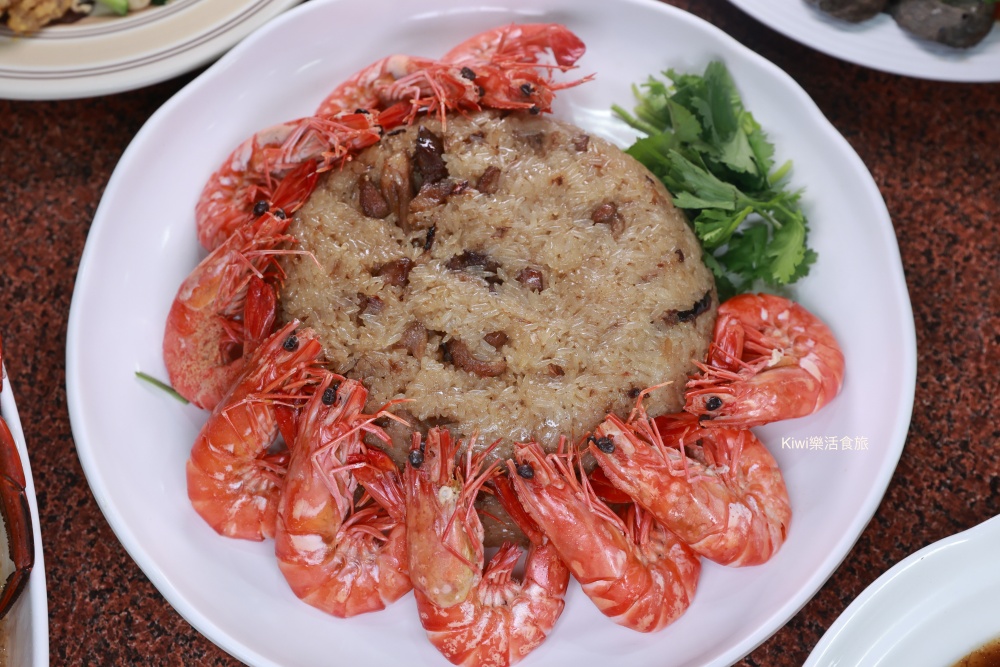台中美食推薦大祥海鮮燒鵝餐廳.年菜.團圓菜預約訂購蒜香蒸大沙公、日式胡麻九孔鮑、鹹蛋黃大干貝、草蝦拼米糕、干貝香芋圓蹄、清蒸龍虎斑、何首烏燉全雞.kiwi樂活食旅部落客推薦台中美食海鮮餐廳